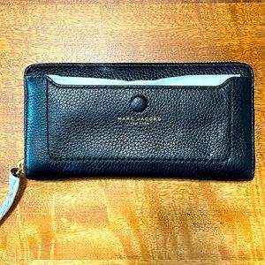 Marc Jacobs Standard Continental black wallet NWT